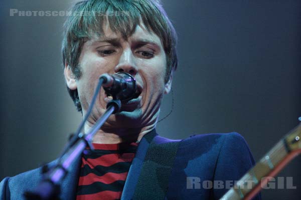 FRANZ FERDINAND - 2005-08-26 - SAINT CLOUD - Domaine National - Grande Scene - 